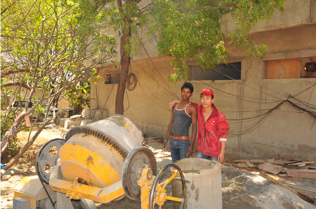 油漆無國界，互助友情漆