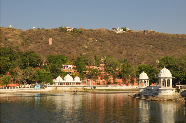 油漆無國界，互助友情漆