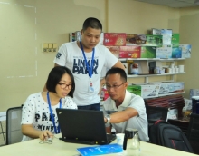 友情漆誠意待客，共謀合作發展